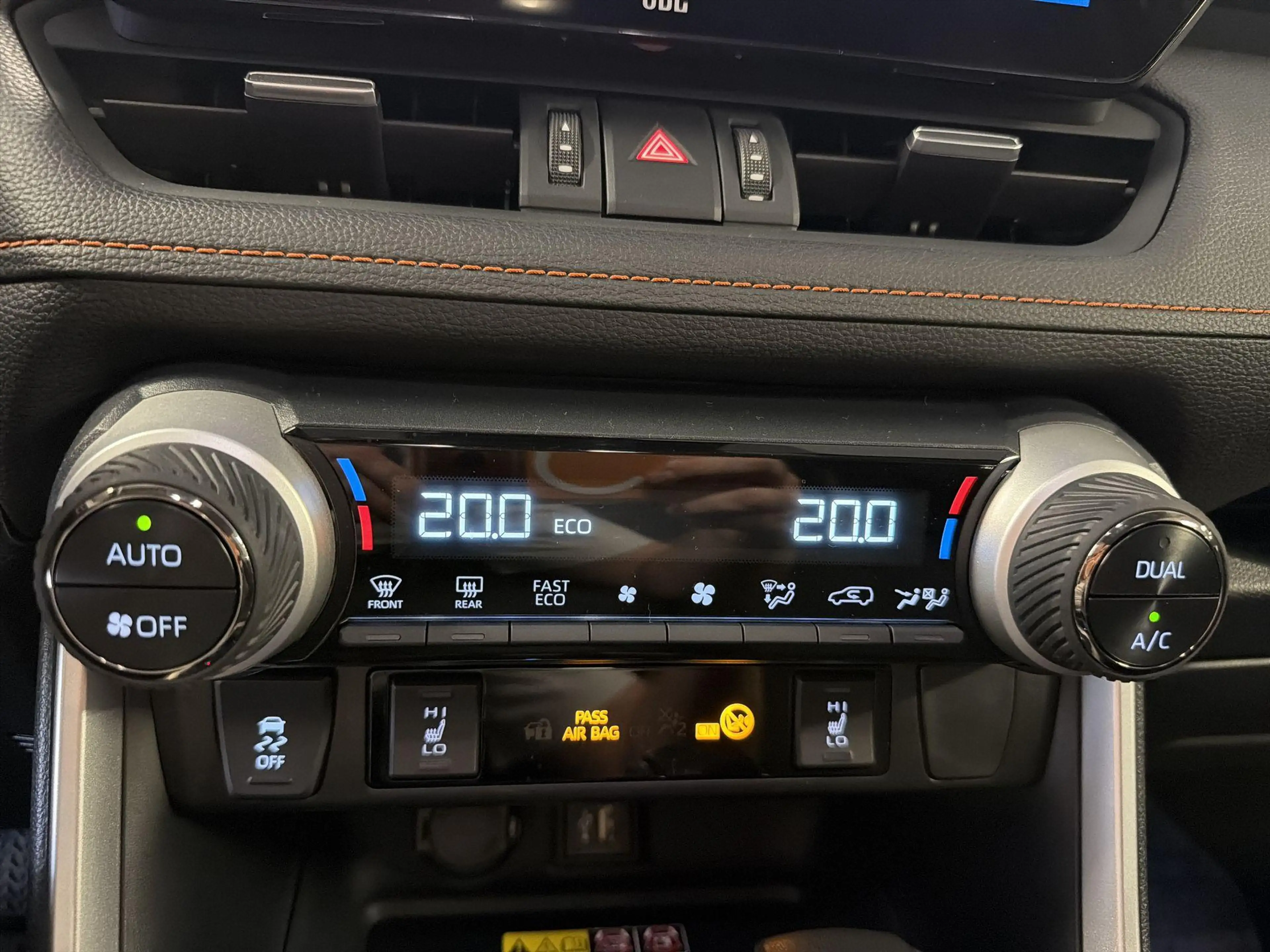 Toyota RAV 4 2.5 Hybrid AWD ADVENTURE | Bearlock | SCM certific — photo 13