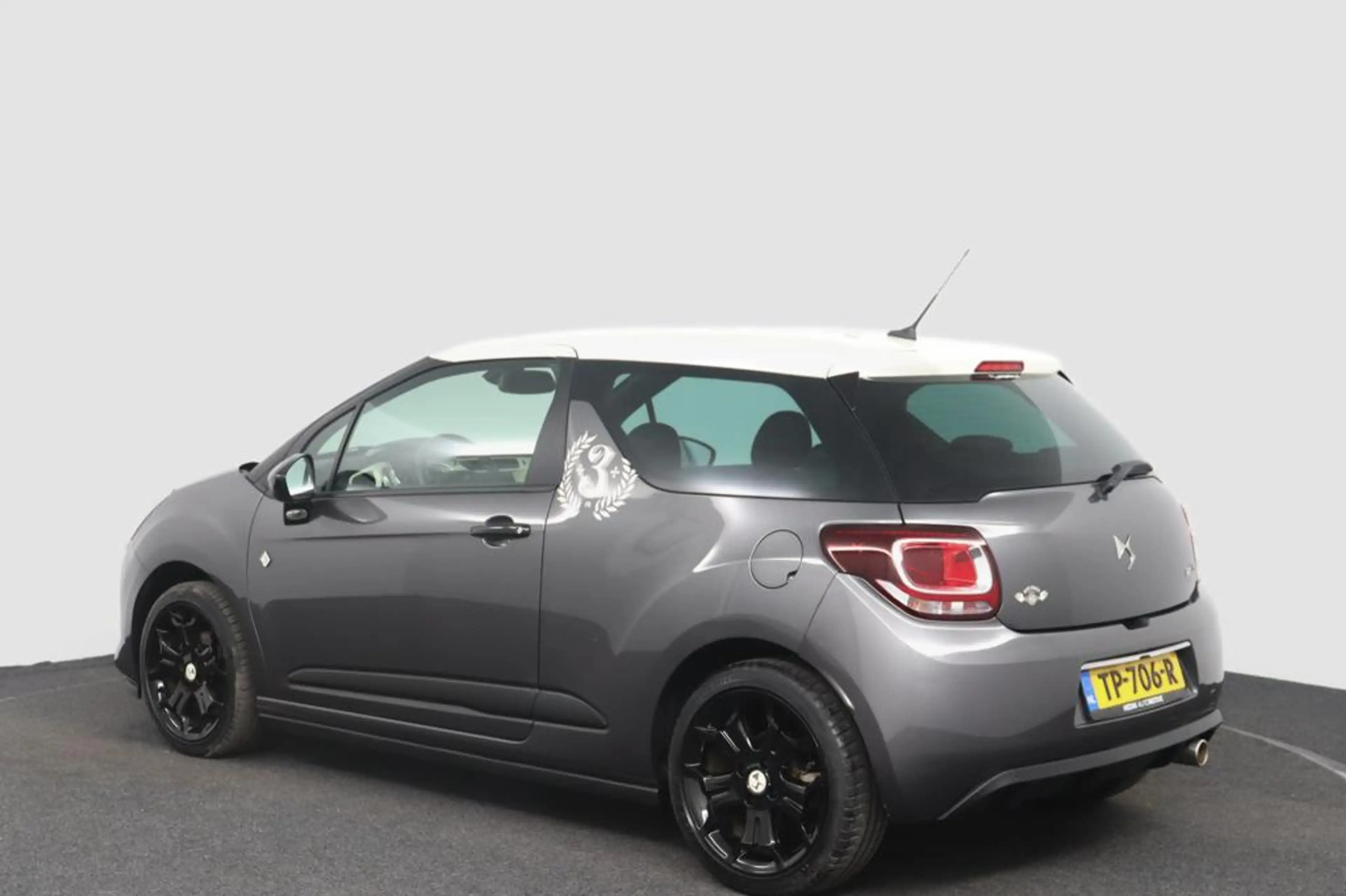 DS Automobiles DS 3 1.2 110pk Café Racer | Navigatie | Leder | Stoelve — photo 10