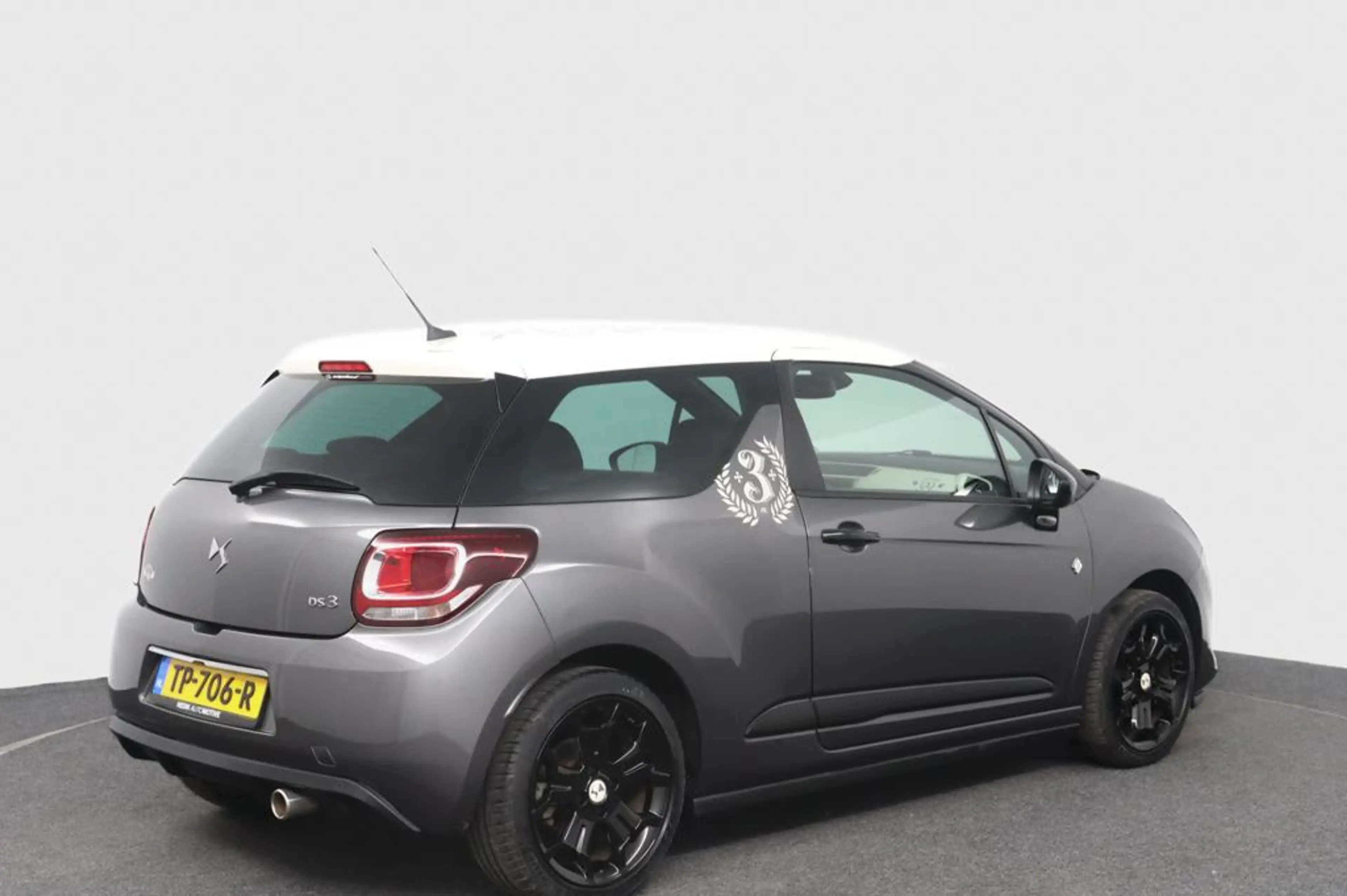 DS Automobiles DS 3 1.2 110pk Café Racer | Navigatie | Leder | Stoelve — photo 2