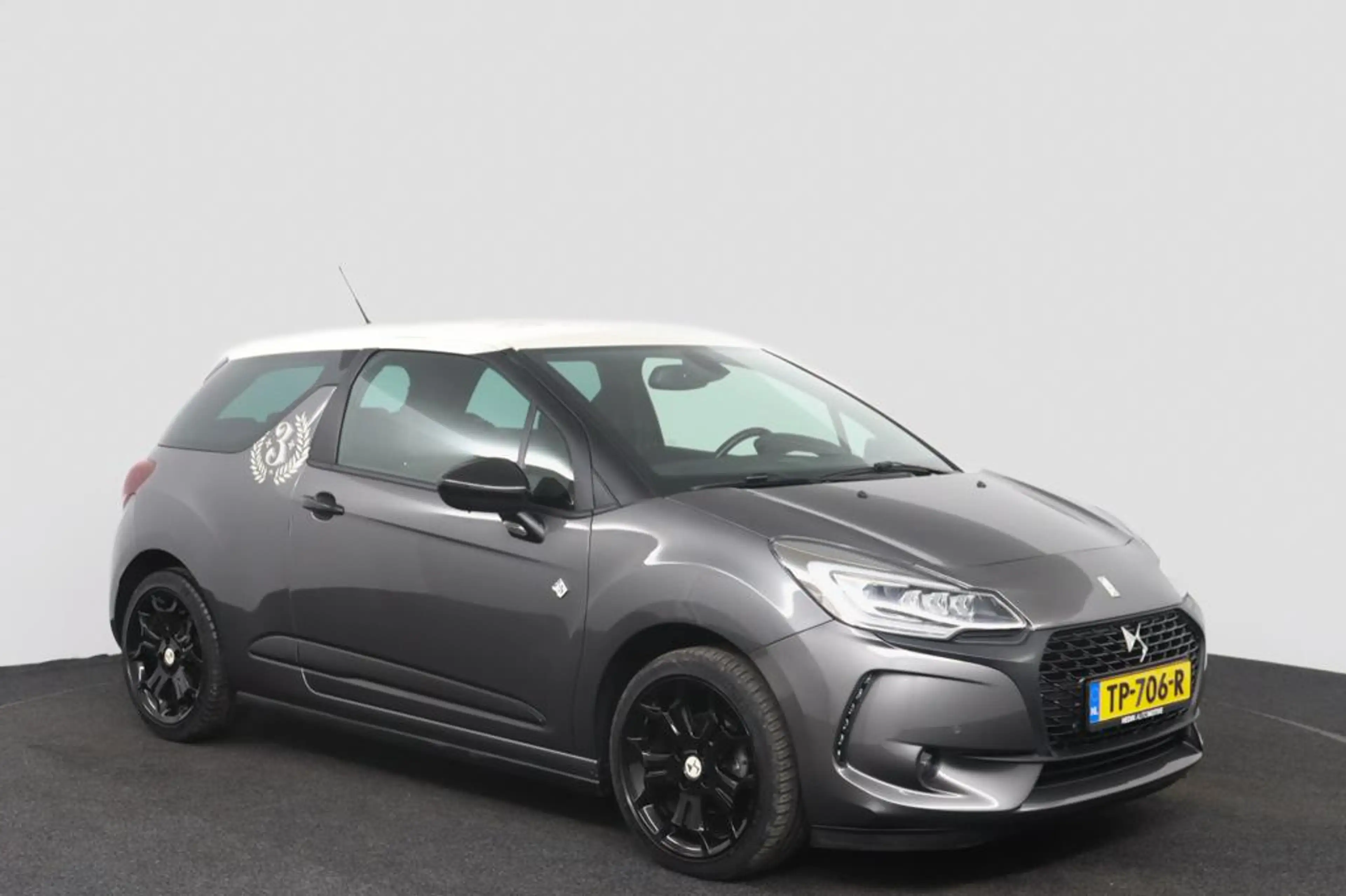 DS Automobiles DS 3 1.2 110pk Café Racer | Navigatie | Leder | Stoelve — photo 12