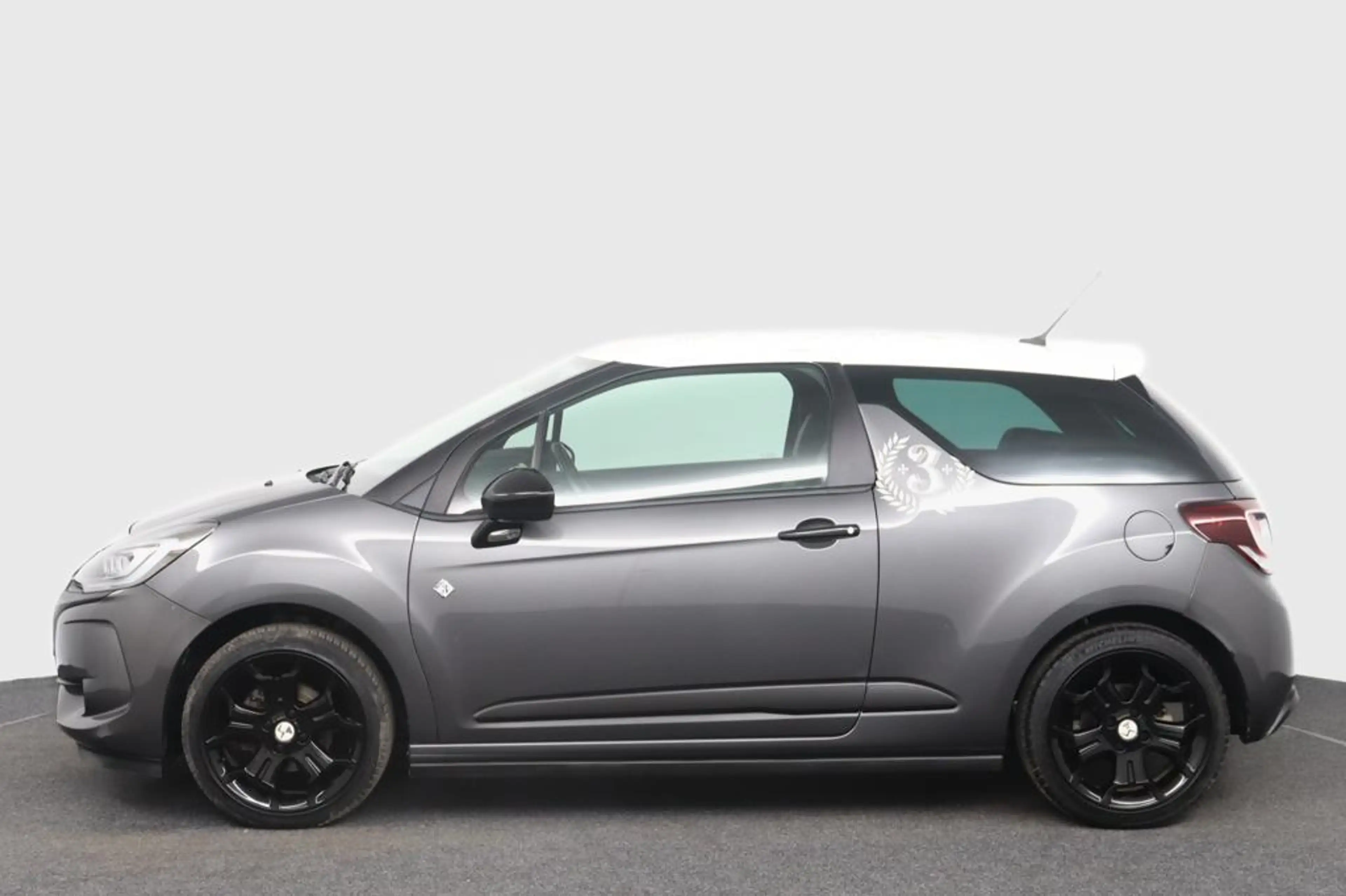 DS Automobiles DS 3 1.2 110pk Café Racer | Navigatie | Leder | Stoelve — photo 3