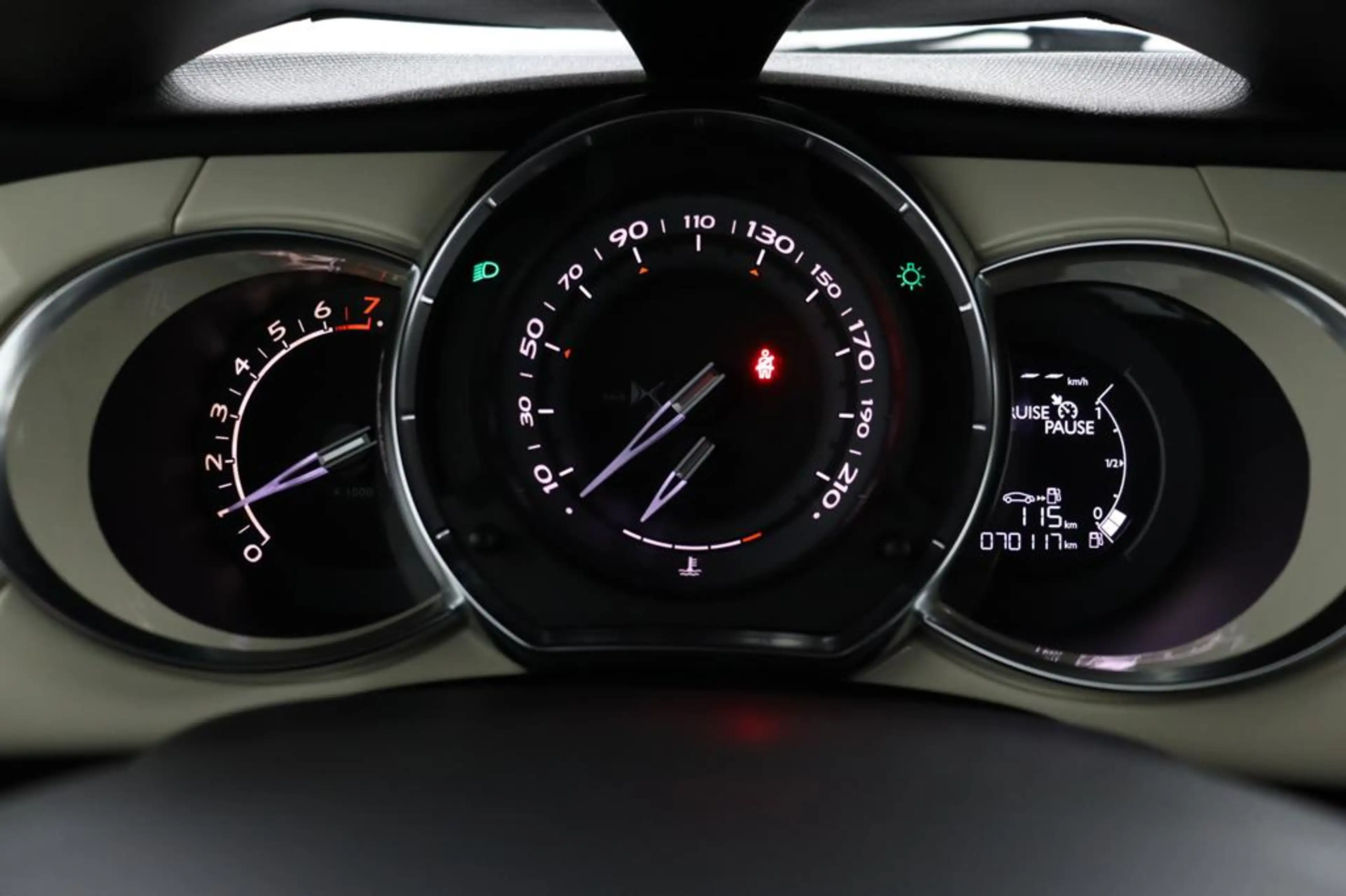 DS Automobiles DS 3 1.2 110pk Café Racer | Navigatie | Leder | Stoelve — photo 5