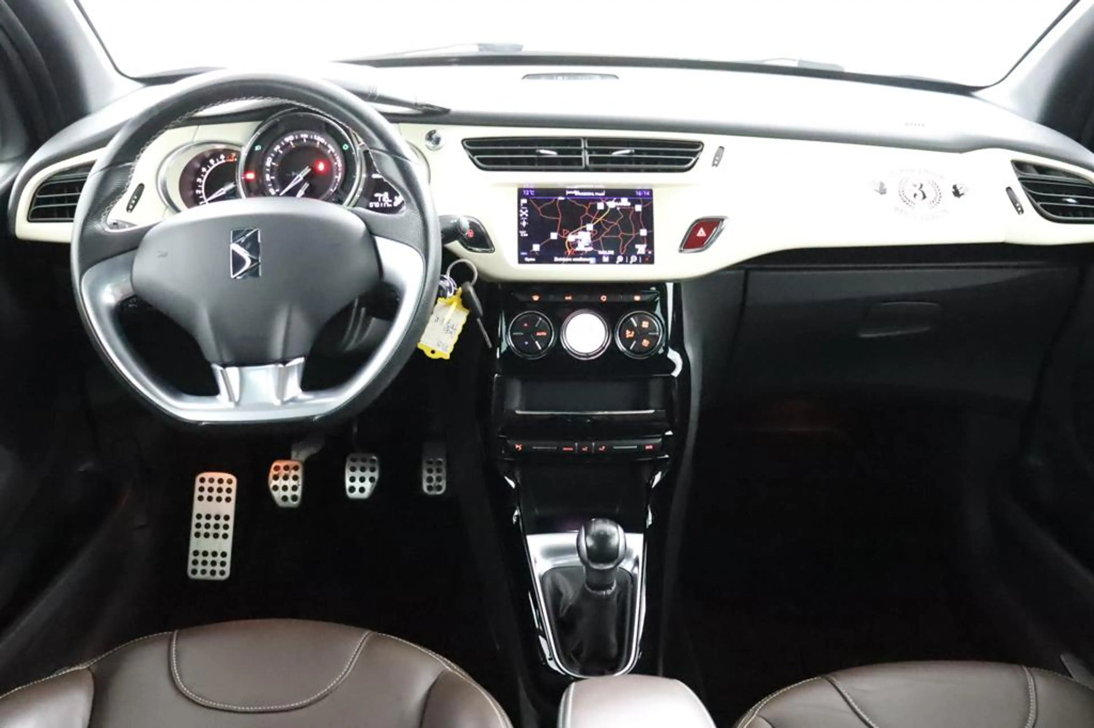 DS Automobiles DS 3 1.2 110pk Café Racer | Navigatie | Leder | Stoelve — photo 4