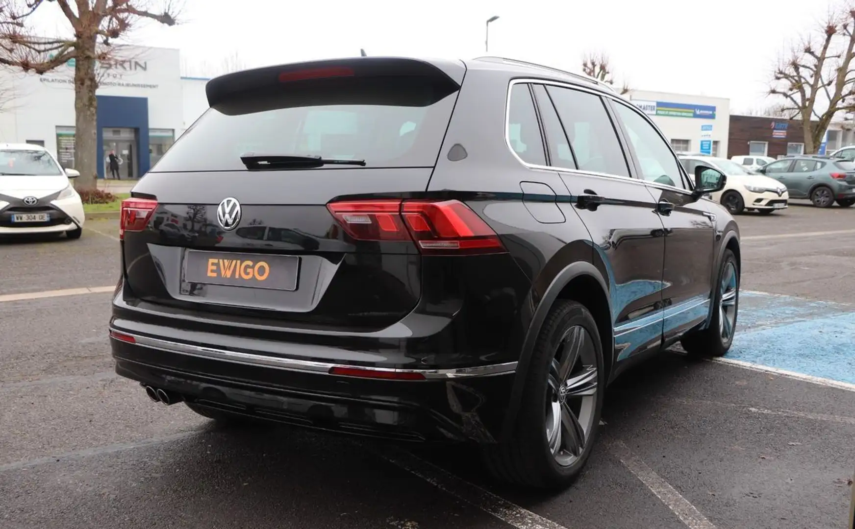 Volkswagen Tiguan 2.0 tdi 150 r-line bva Schwarz - 2