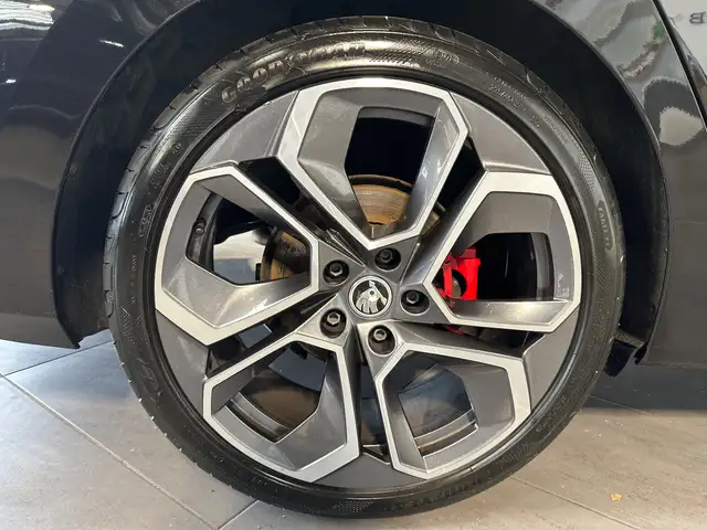 Skoda Octavia view 3