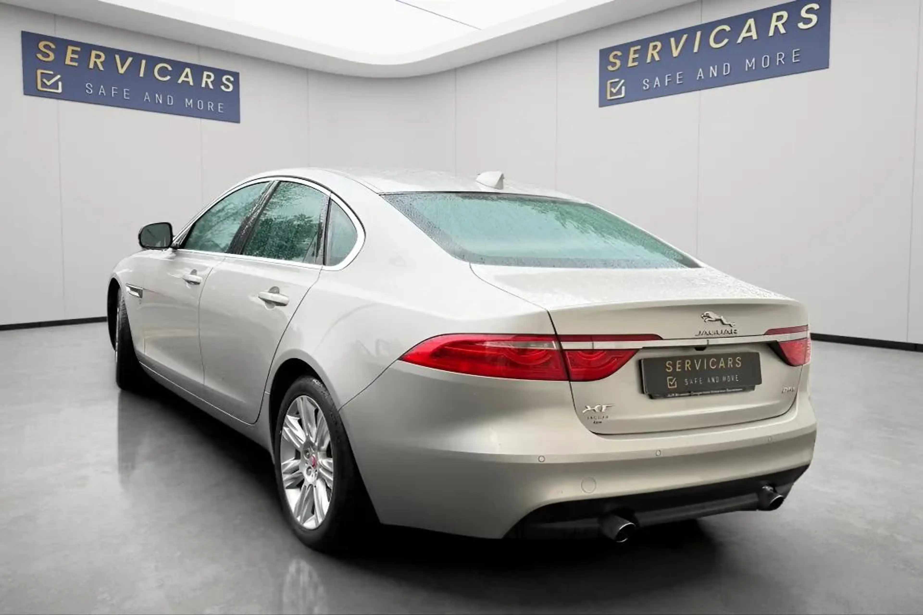 Jaguar XF @SERVICARS-LASNE-PORTFOLIO-MERIDIAN-FULL-OPTION-GARANTIE-12-MOIS — photo 4