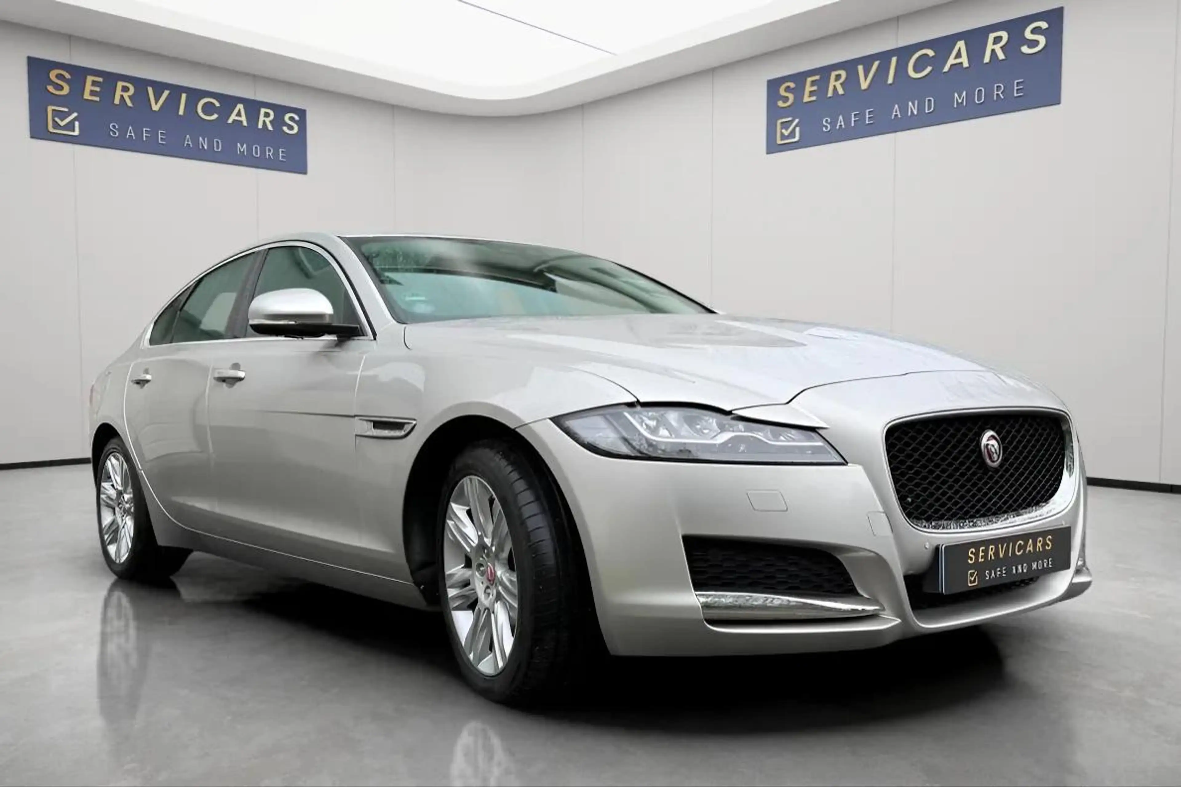 Jaguar XF @SERVICARS-LASNE-PORTFOLIO-MERIDIAN-FULL-OPTION-GARANTIE-12-MOIS — photo 3