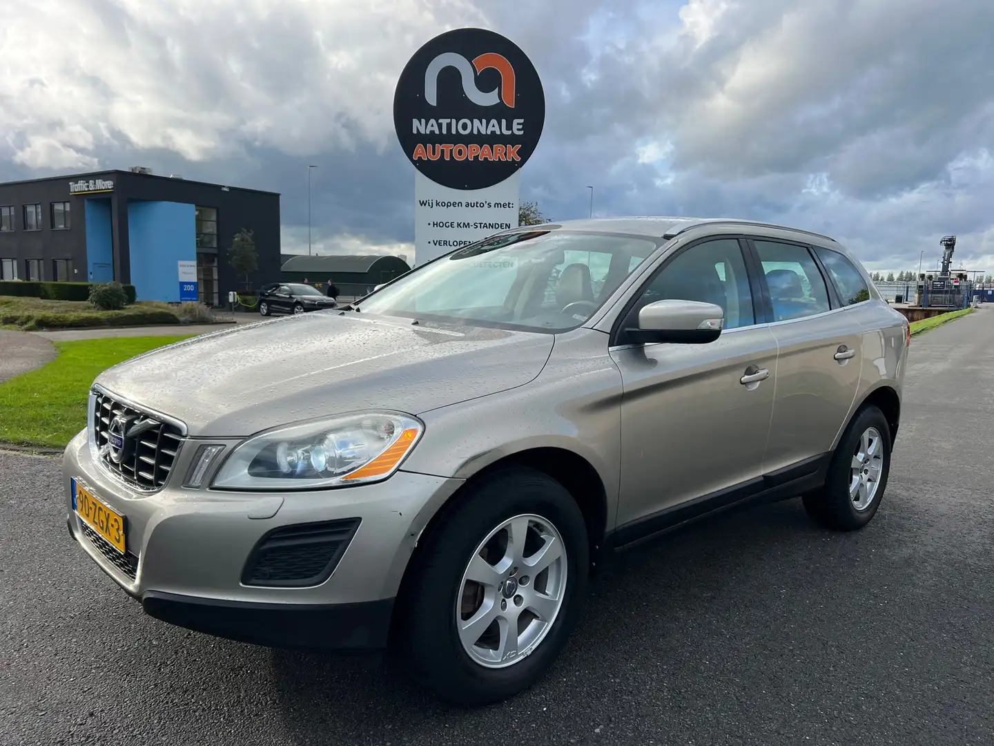 Volvo XC60 2012 * 2.0 D4 Summum * 143.000 KM NAP* LMV * AIRCO Grey - 1