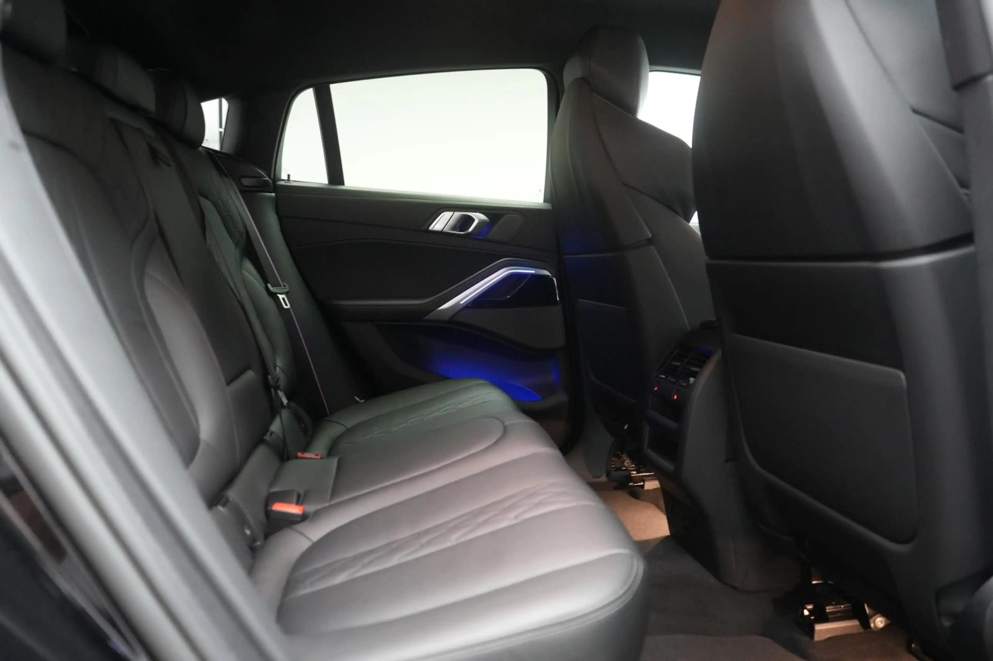 BMW X6 M i xDrive Leder/HUD/Carbon/H&K/Kamera/AHK/ — photo 9