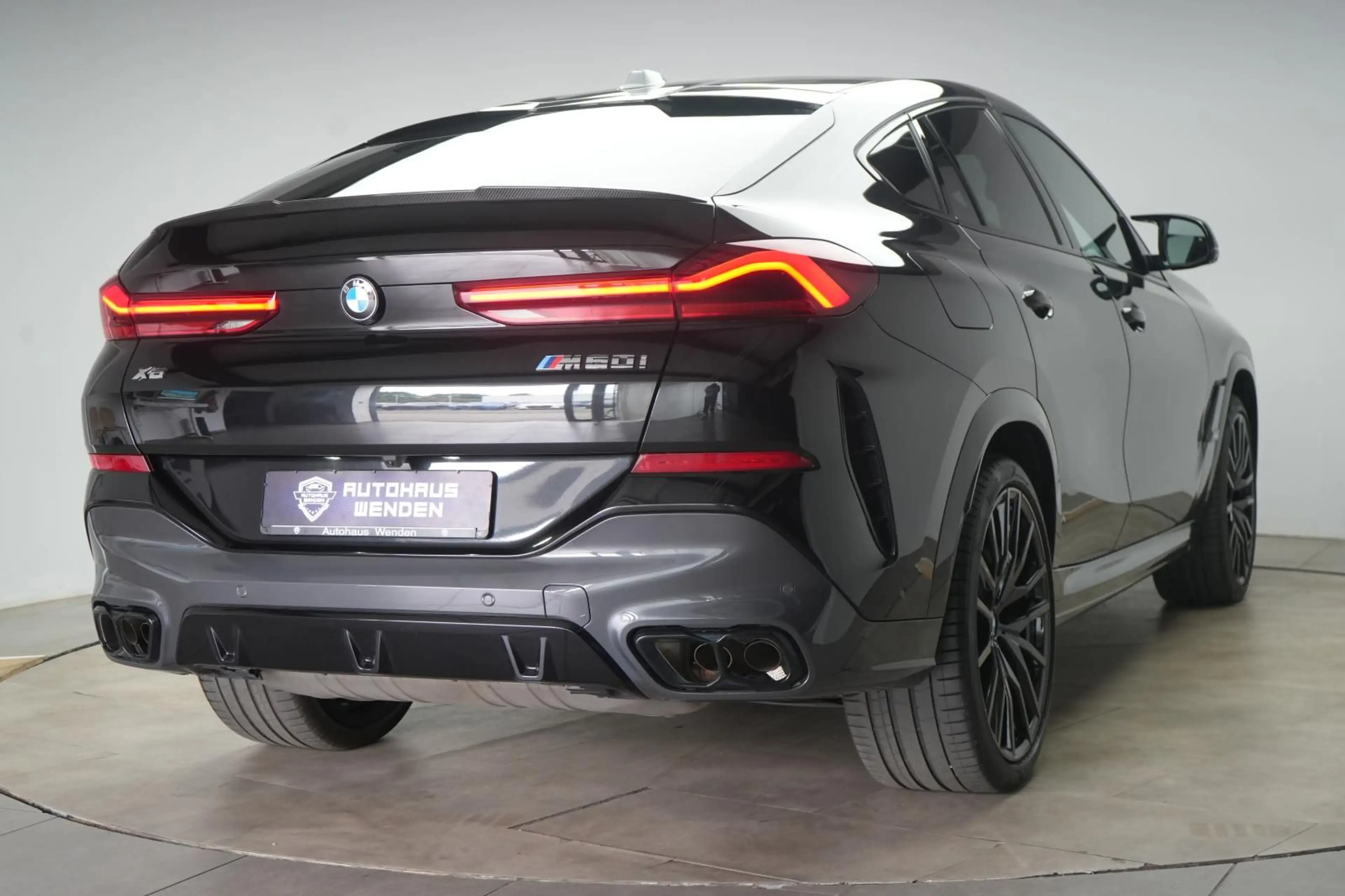 BMW X6 M i xDrive Leder/HUD/Carbon/H&K/Kamera/AHK/ — photo 4