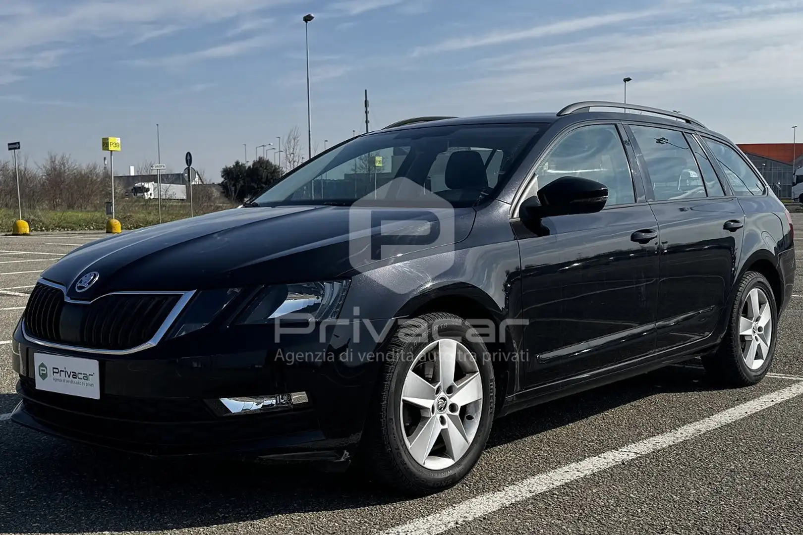 Skoda Octavia Octavia 1.6 TDI CR 115 CV DSG Wagon Style Fekete - 1