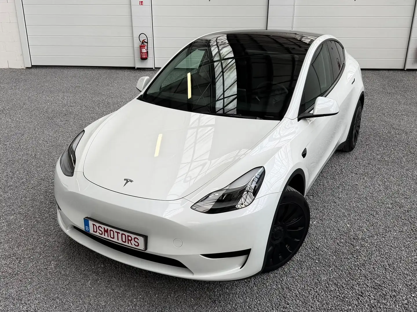 Tesla Model Y RWD | Matzwarte wieldeksels | *GERESERVEERD* Wit - 1