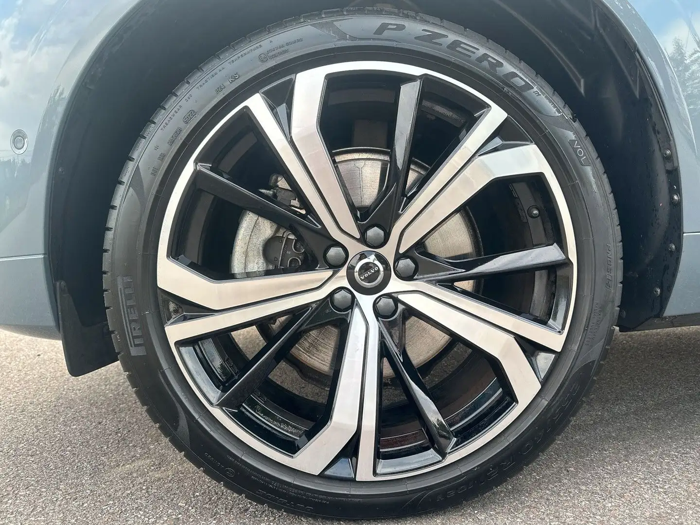Volvo XC60 B4 Mild-Hybrid Plus Dark ACC LED Grau - 2