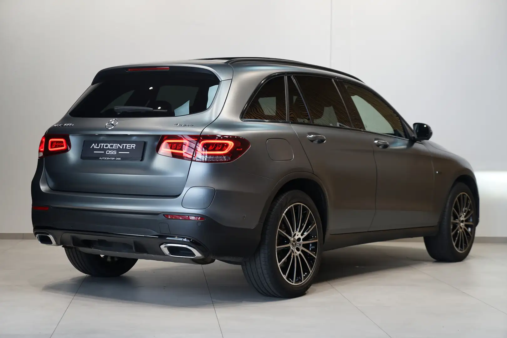Mercedes-Benz GLC 300 300e 4MATIC AMG | VOL OPTIE | ✅ MAGNO ✅ LUCHTVERIN Gris - 2