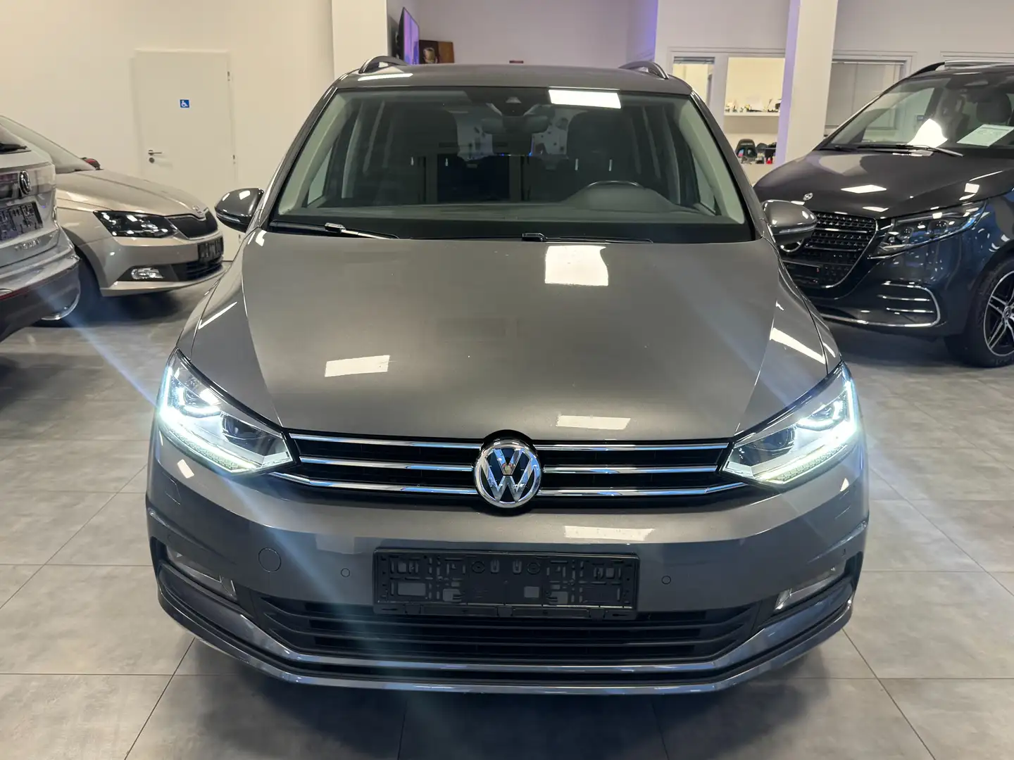 Volkswagen Touran Touran 1.4 TSI DSG CL*NAV*XENON*ACC*7 SITZER Gris - 2