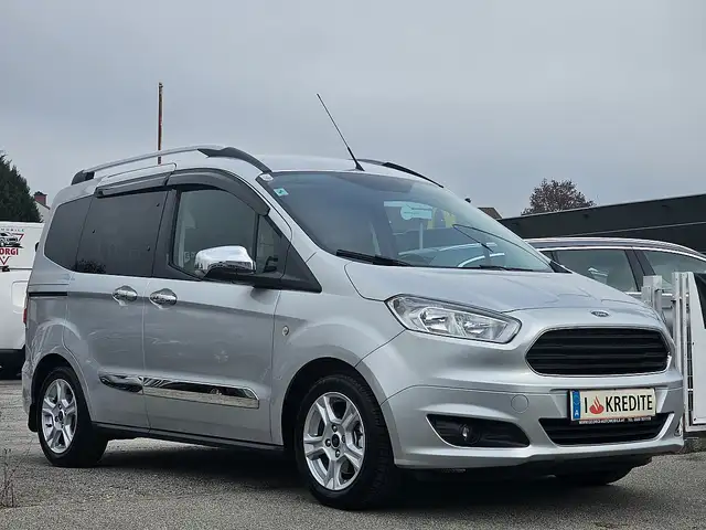 Ford Tourneo Courier 1,0 EcoBoost Titanium 1-Hand Nur 77000 KM! Pick...