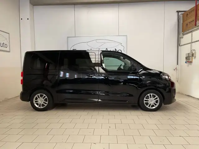Citroen Spacetourer view 2