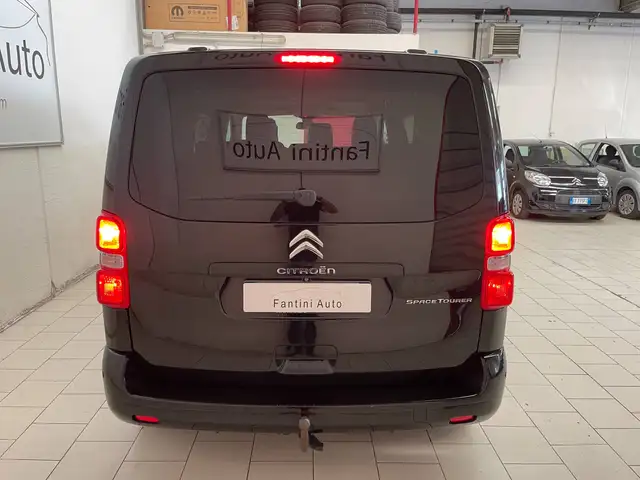 Citroen Spacetourer view 4