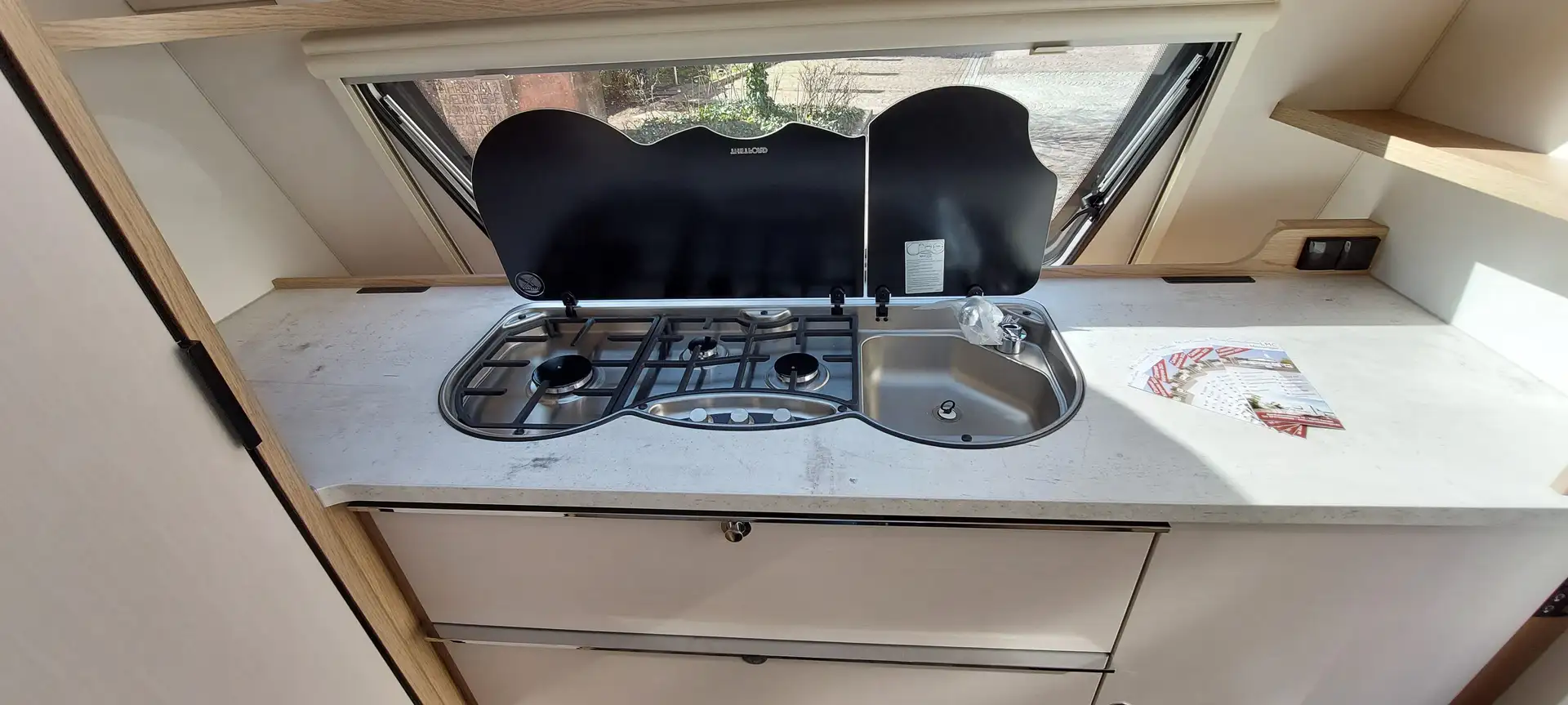 LMC VIVO 580D, Alde  Winterpaket , MESSEPREIS Weiß - 2