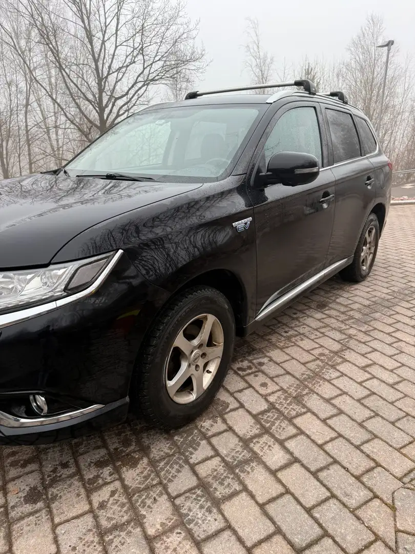 Mitsubishi Outlander Outlander 2.0 4WD Plug-In Hybrid Schwarz - 2