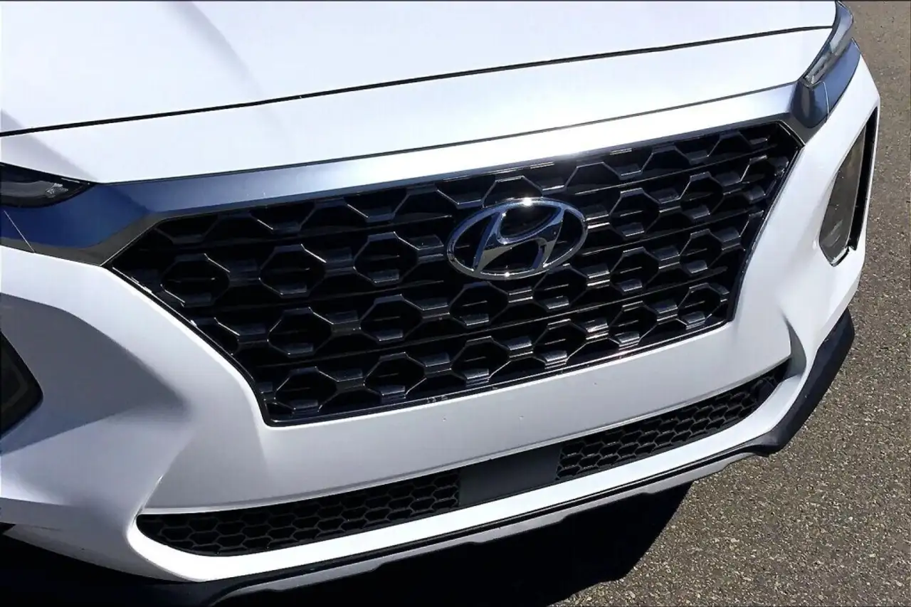 Hyundai SANTA FE photo Hyundai SANTA FE