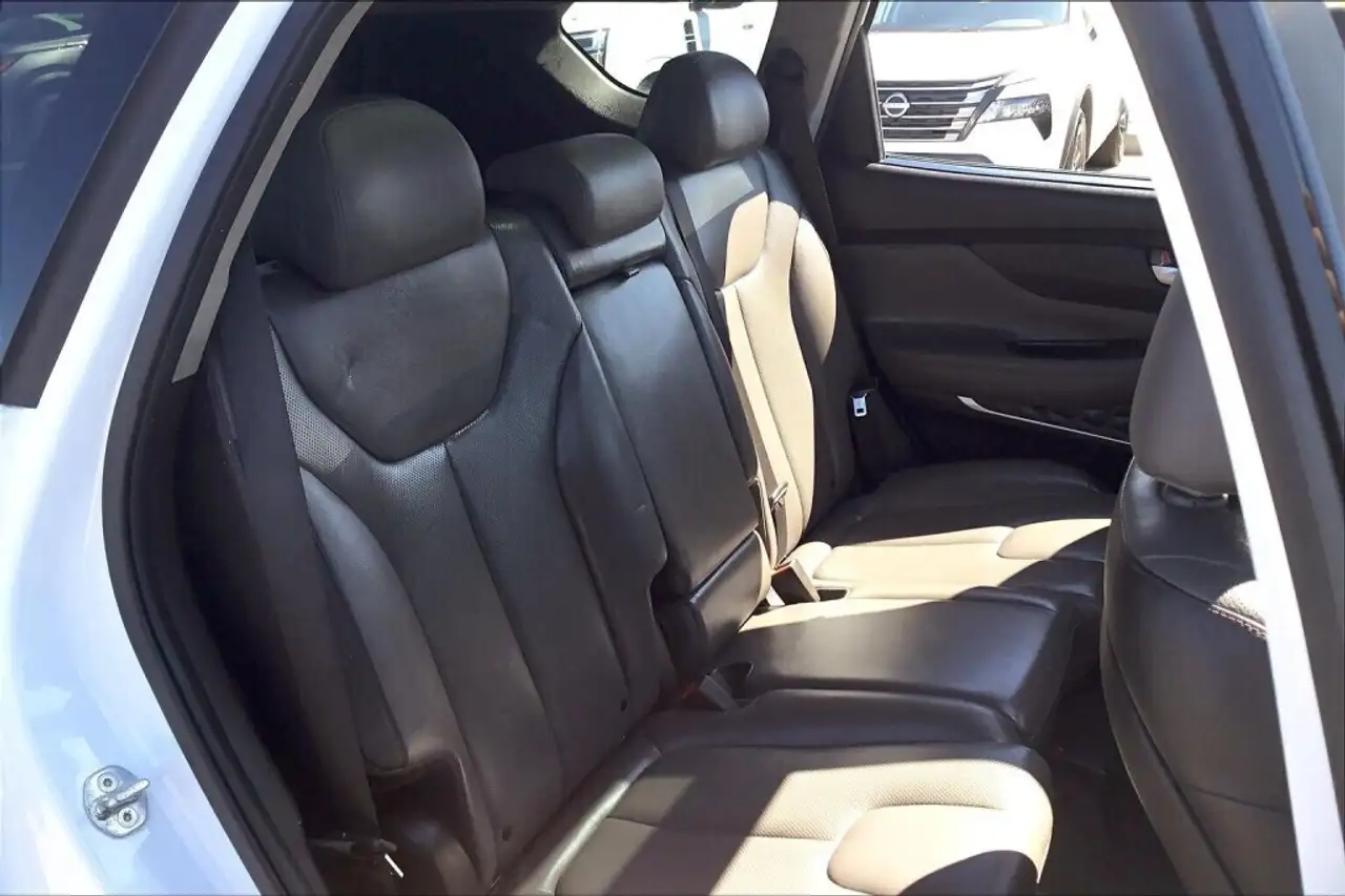 Hyundai SANTA FE photo Hyundai SANTA FE