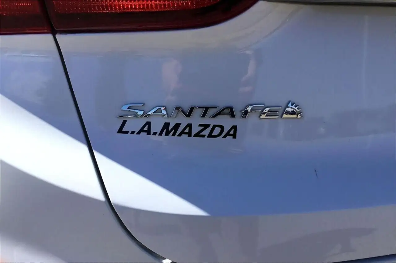 Hyundai SANTA FE photo Hyundai SANTA FE