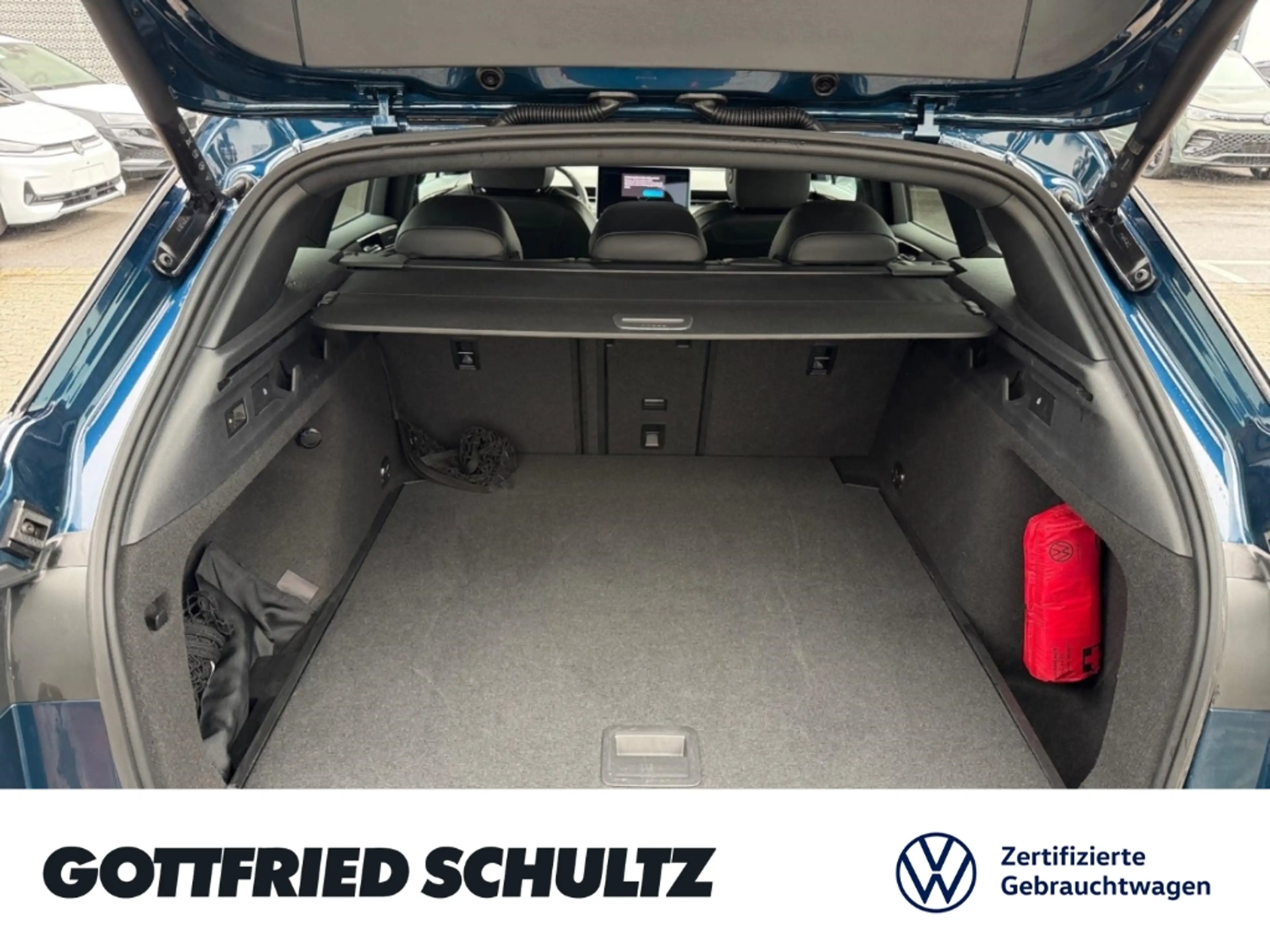 Volkswagen ID.7 Tourer MATRIX-LED HUD SHZ V H AHK Pro S 210 kW NAV — photo 10