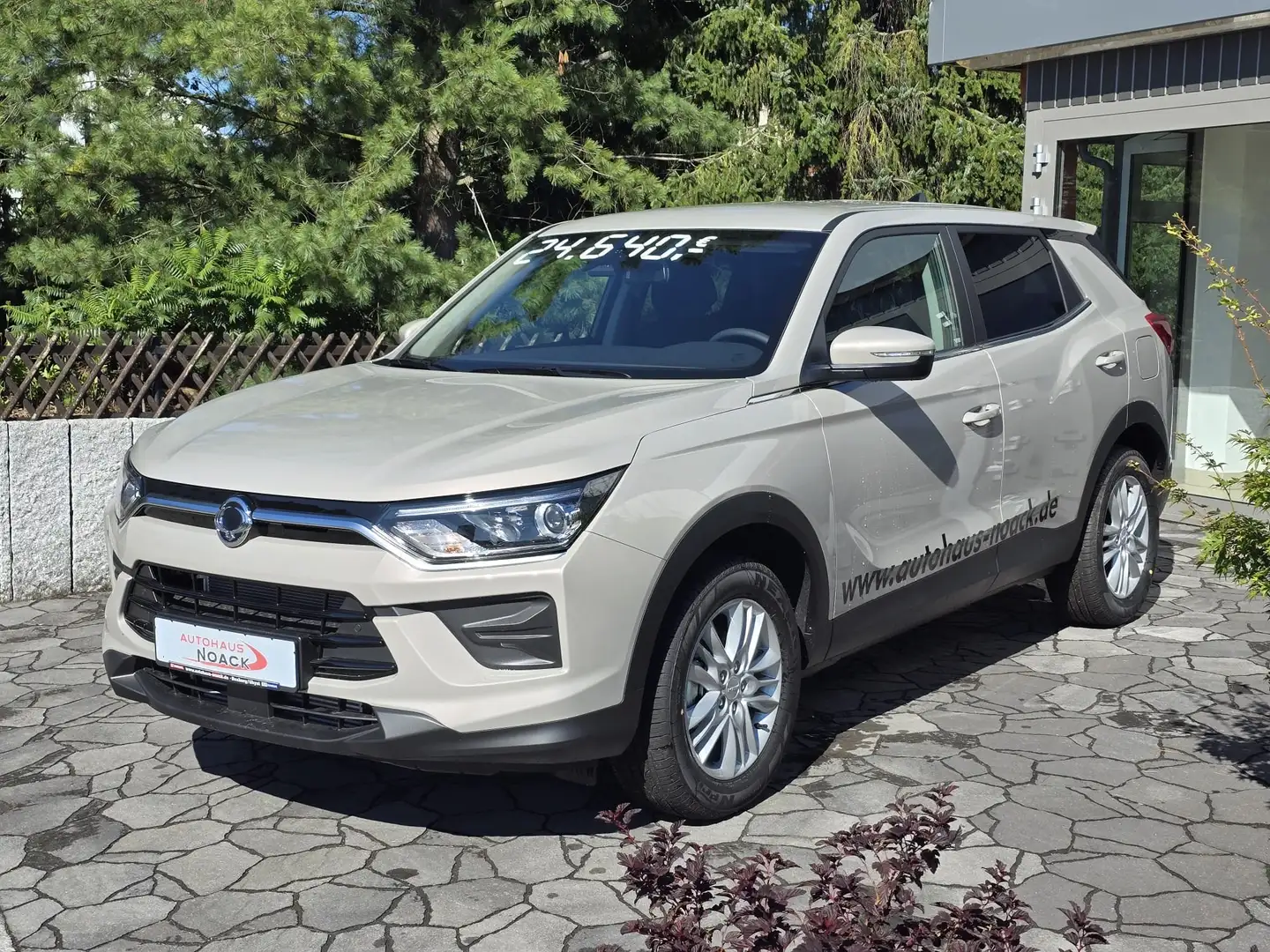 KGM Korando Nomad Beige - 1