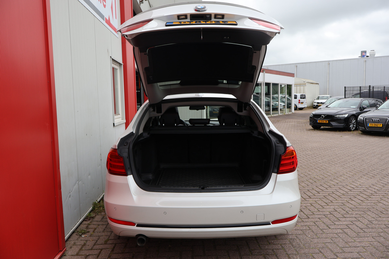 BMW 318 3-serie Gran Turismo 318d High Executive — photo 24