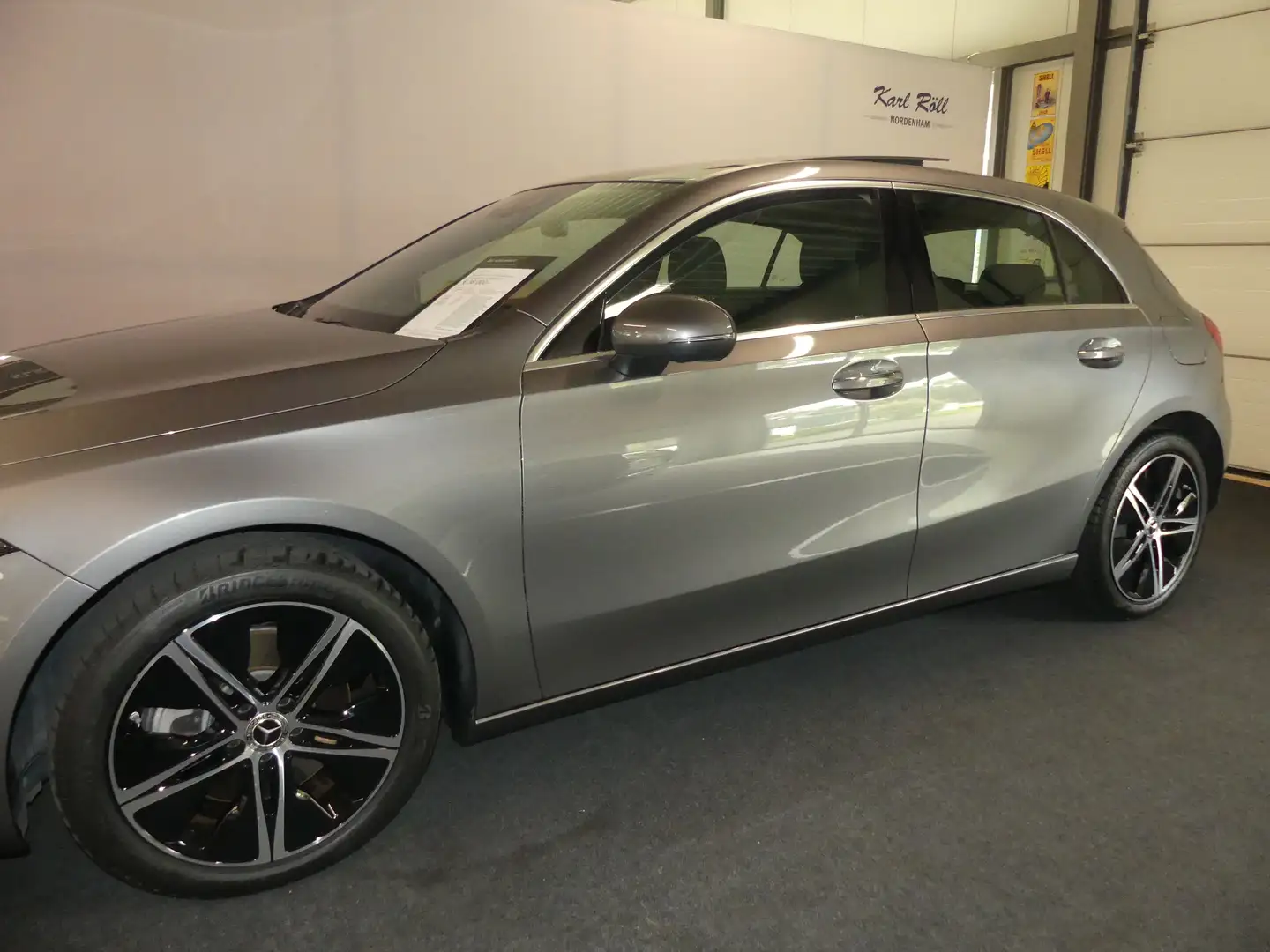 Mercedes-Benz A 250 e, PROGRESSIVE, DISTRONIC, PSD, AHK, MEMORY, LED. Grau - 2