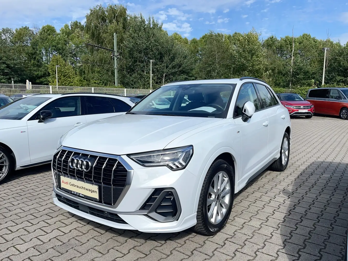 Audi Q3 35 TDI quattro S line Navi AHK LED Weiß - 1