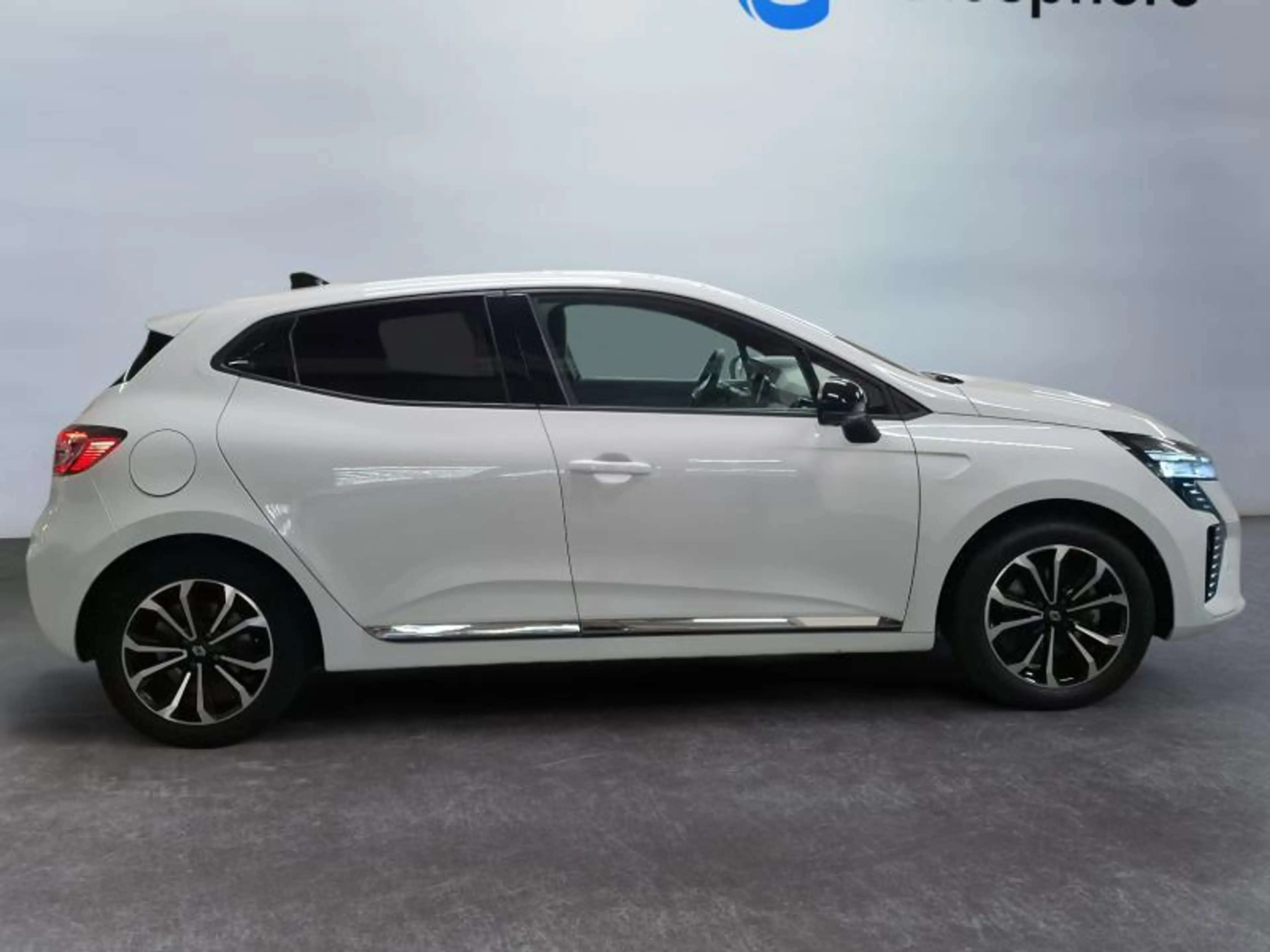 Renault Clio 1.6i E-TECH Hybrid Techno 145 Hp — photo 8