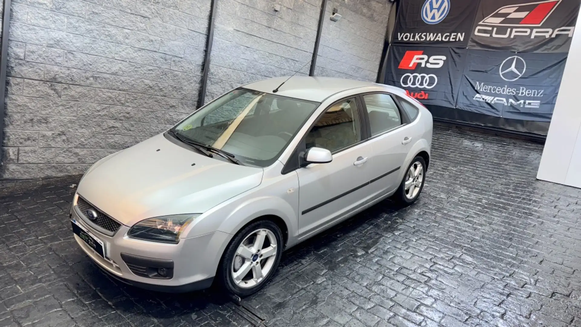 Ford Focus 1.8TDCI Sport Gris - 1