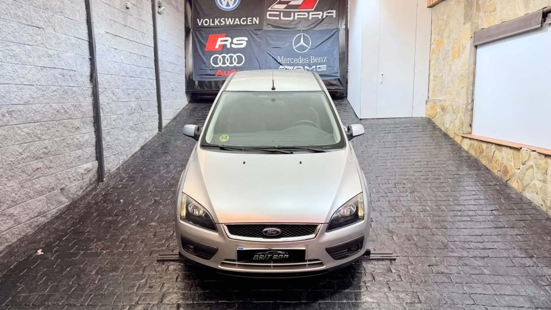 Ford Focus 1.8TDCI Sport Gris - 2
