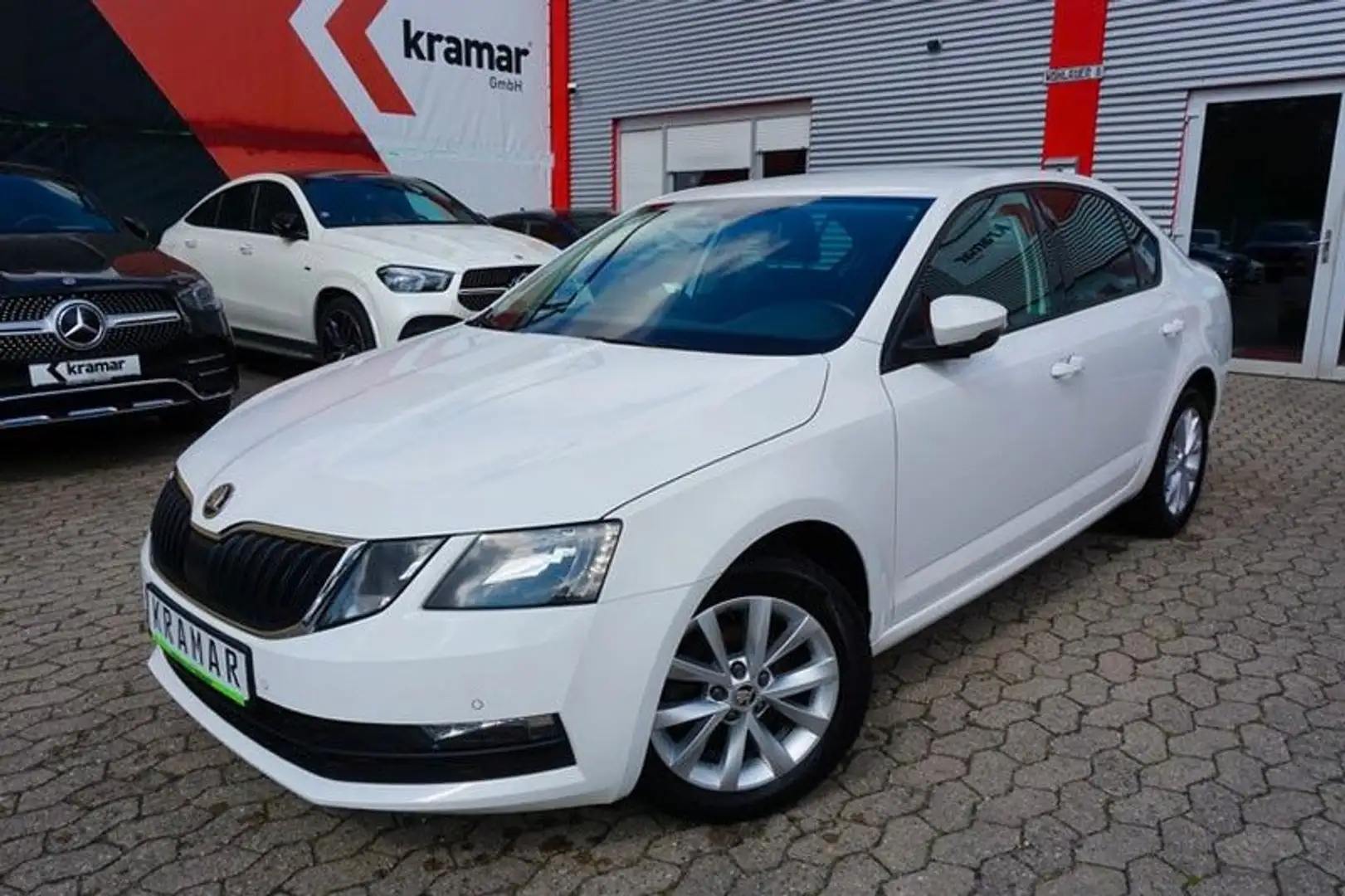 Skoda Octavia 1.6 TDI DSG CLEVER Navigation/PTC Weiß - 1