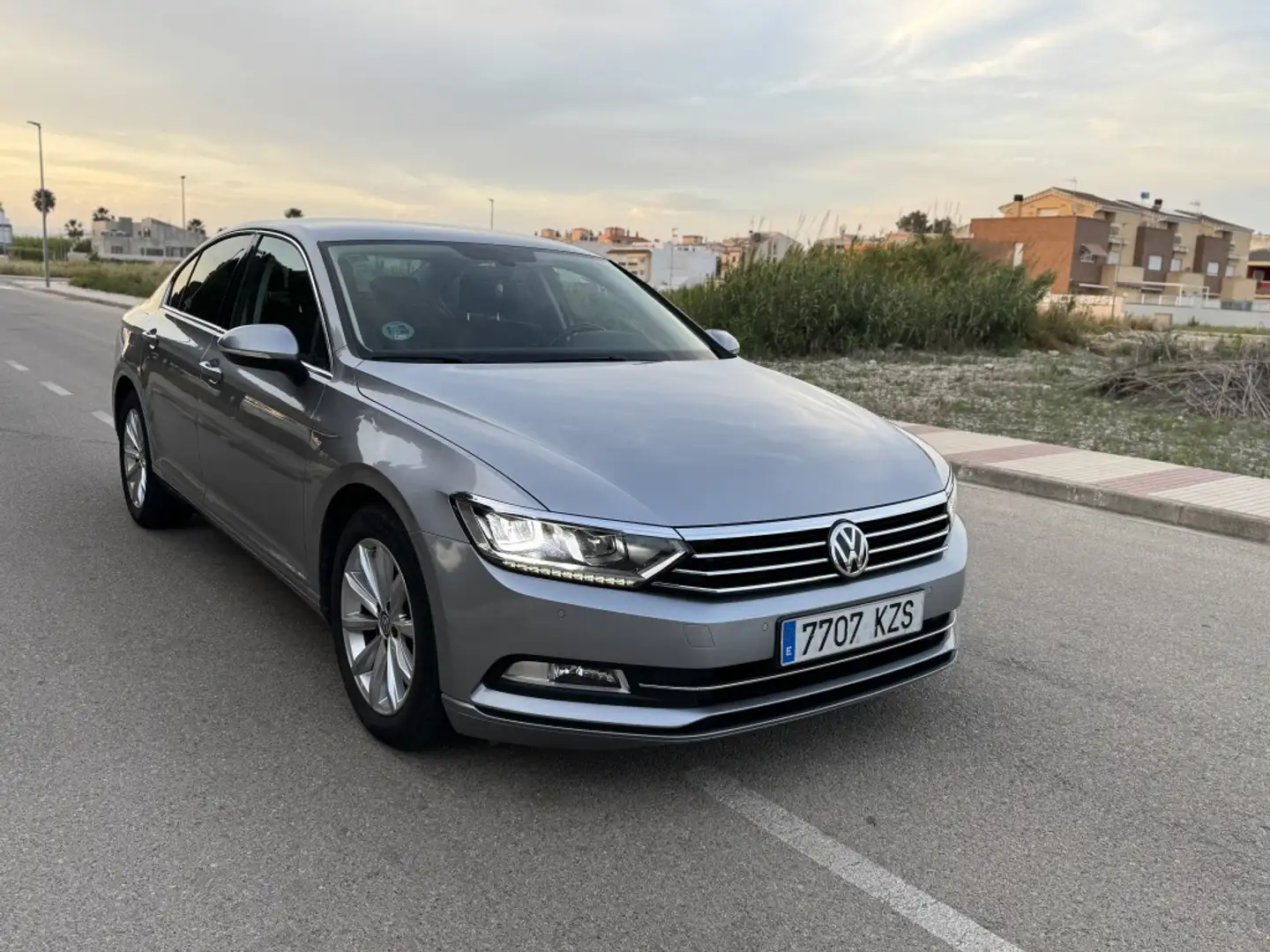 Volkswagen Passat 2.0TDI Sport 110kW Argento - 1