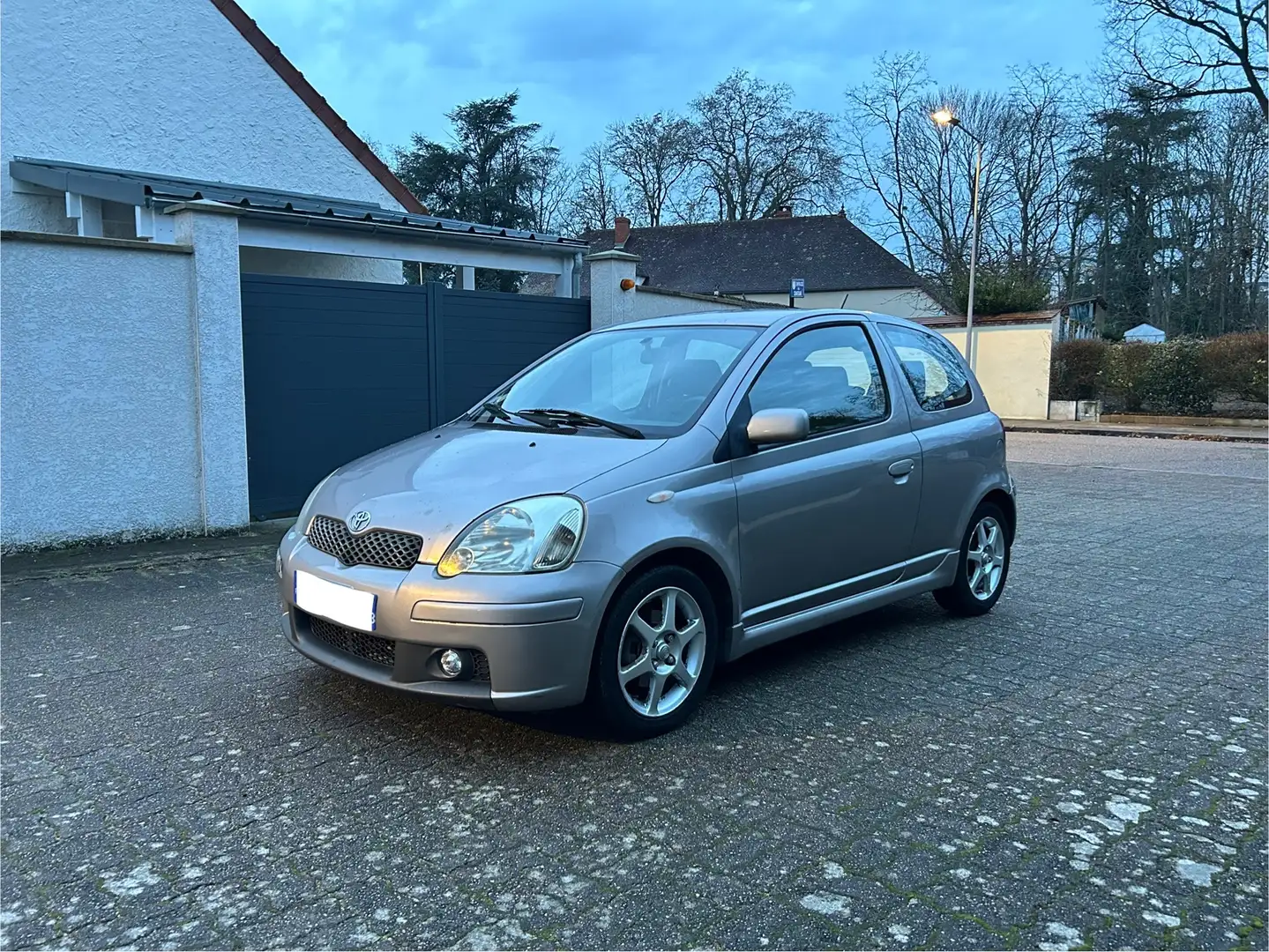 Toyota Yaris 105 VVT-i TS - 1