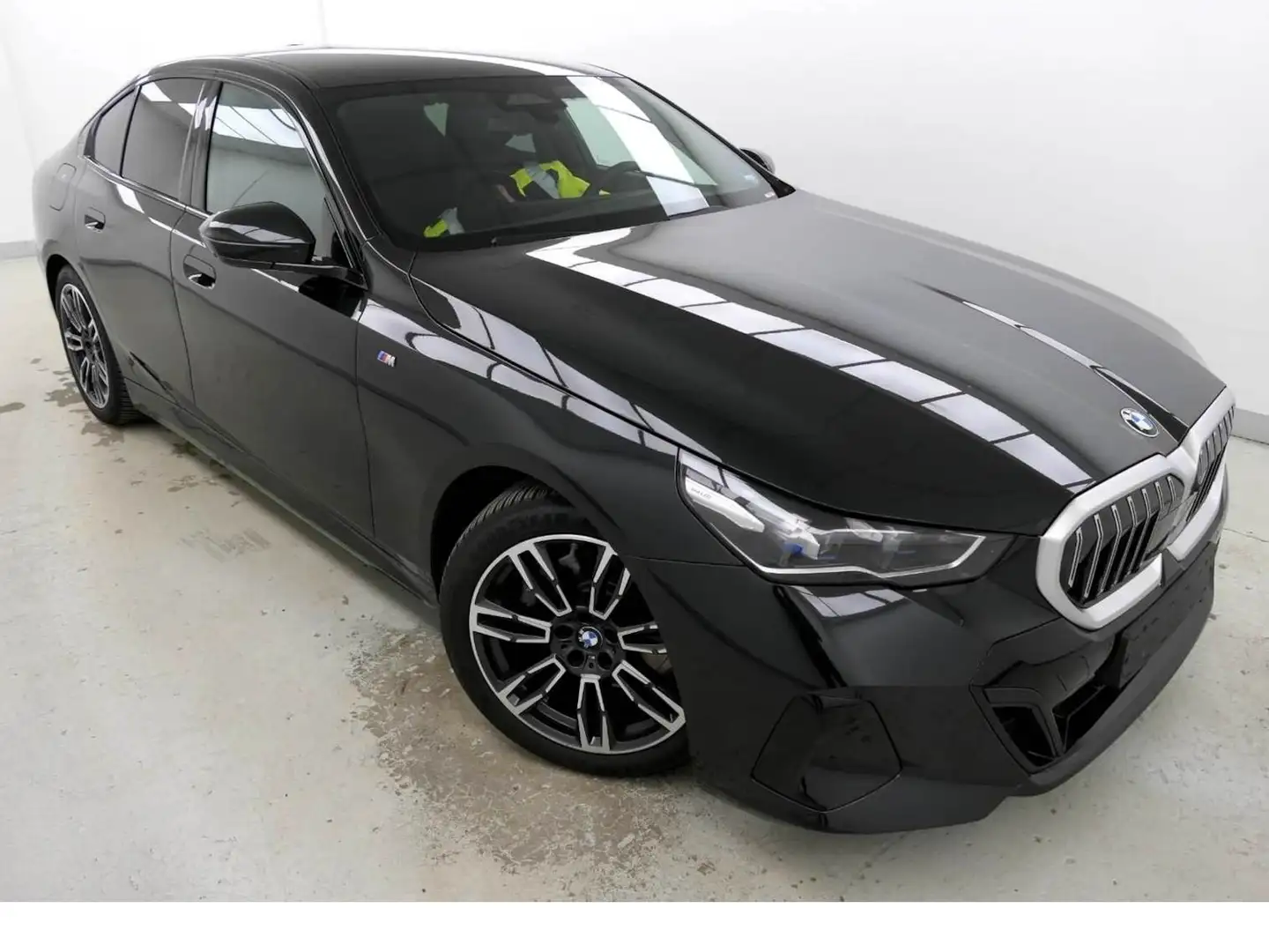 BMW 520 520i M Sport HeadUp Komfortsitze Sound 360°Kam Schwarz - 2