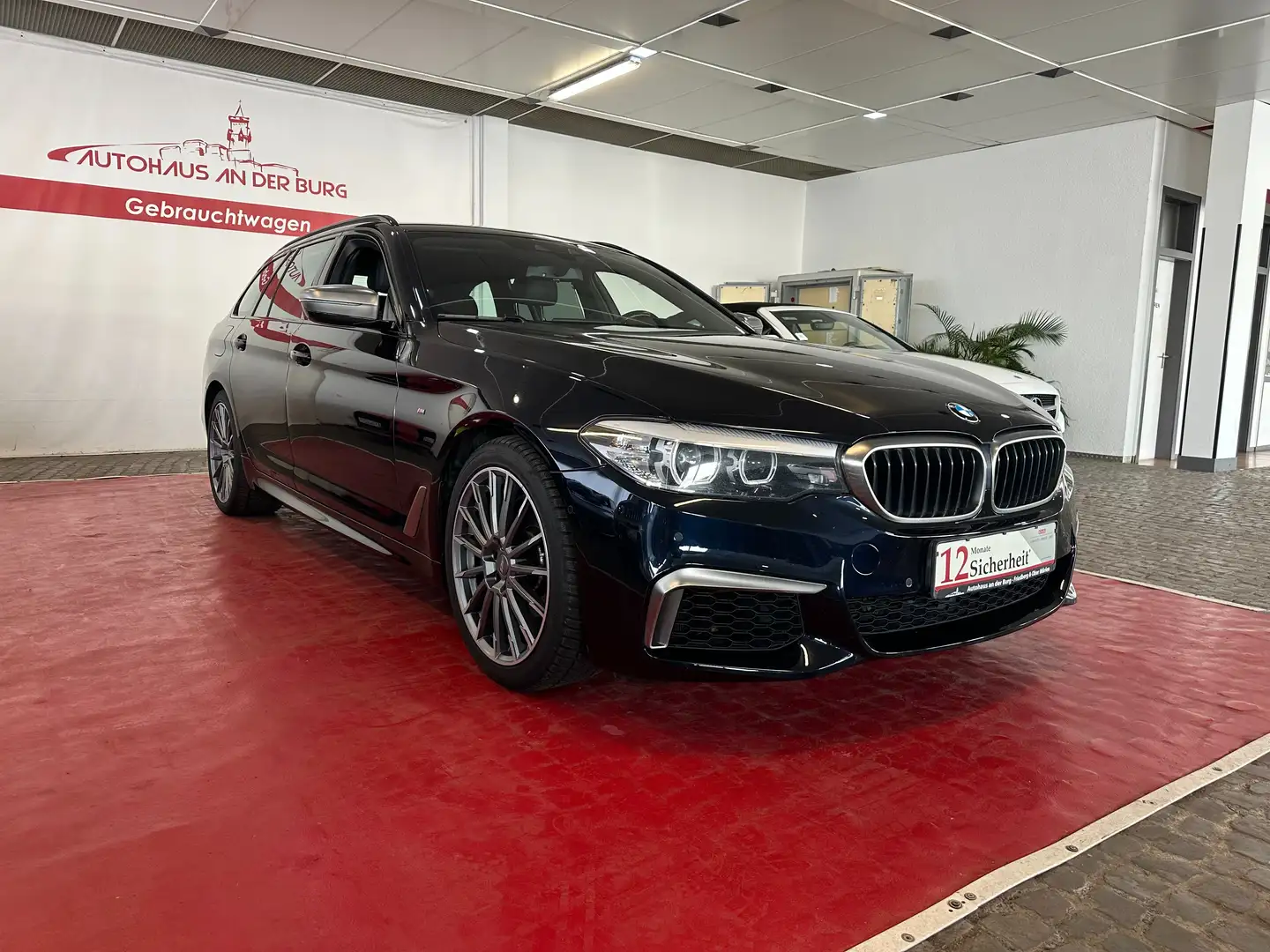 BMW M550 d xDrive Schwarz - 1