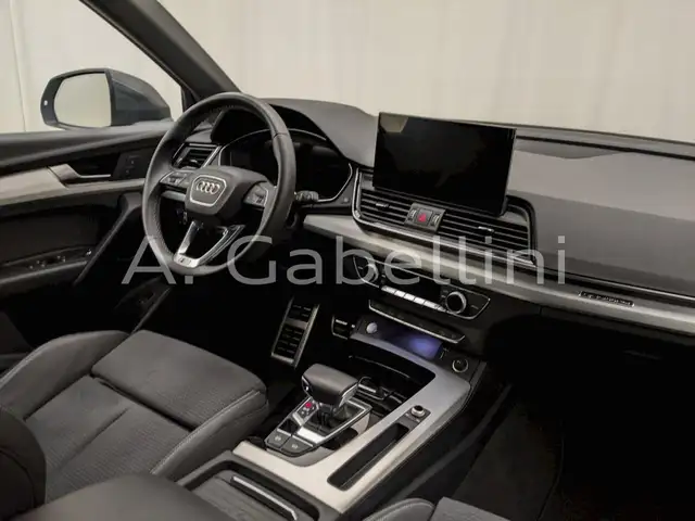 Audi Q5 view 6