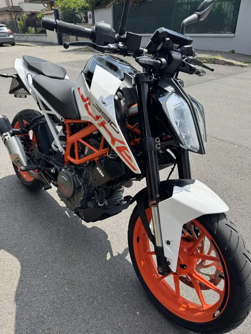 KTM 390 Duke - 1