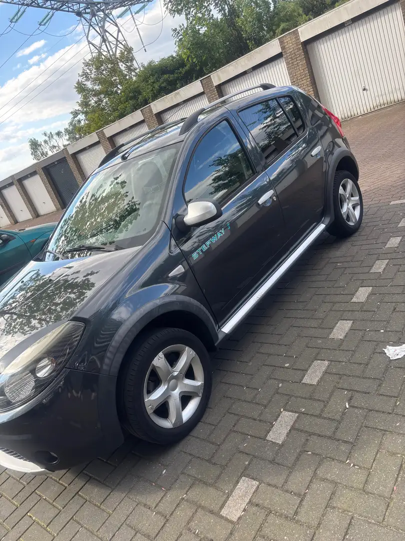Dacia Sandero 1.6 Stepway Zwart - 1