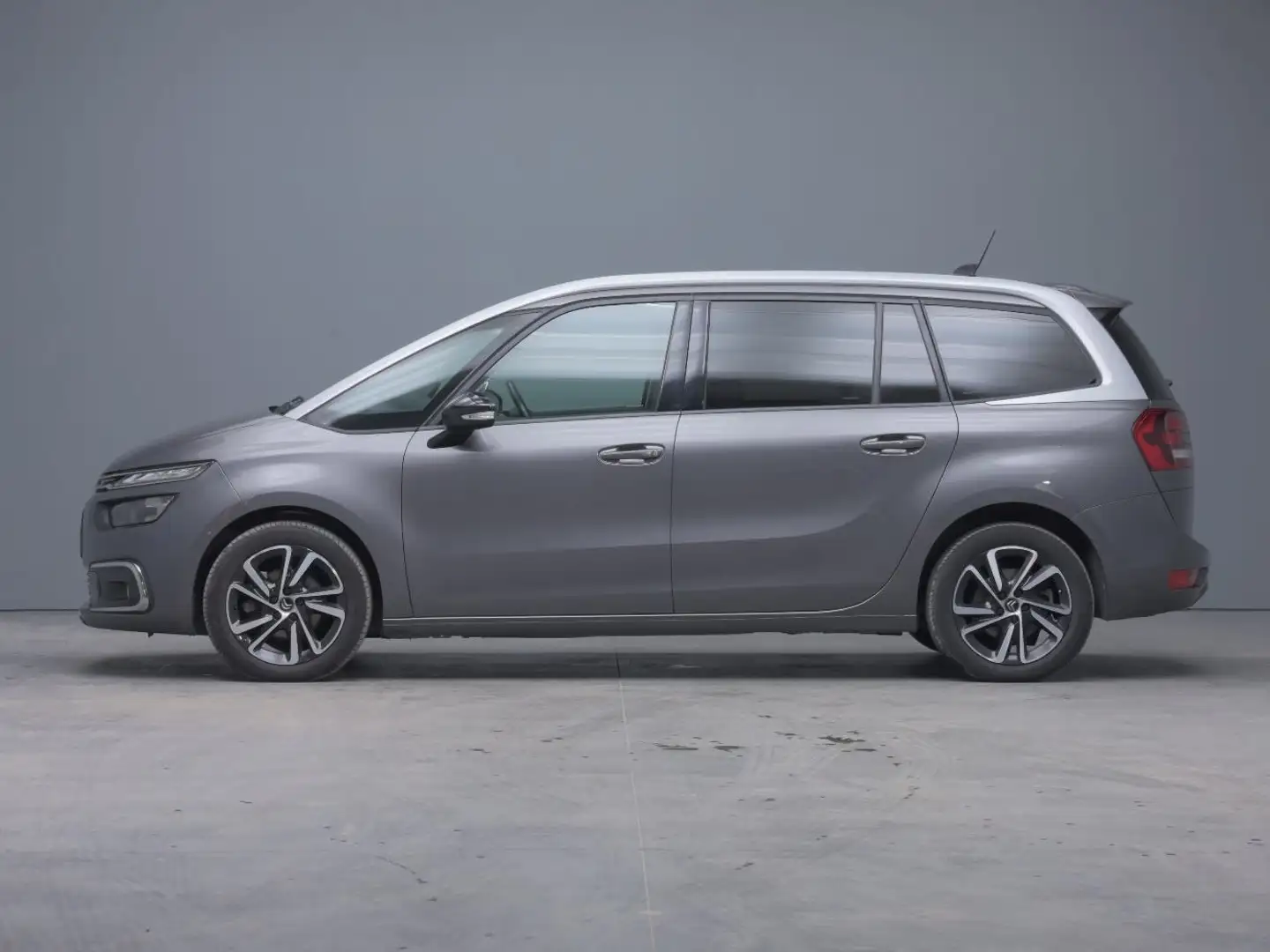 Citroen Grand C4 SpaceTourer C4 Grand Spacetourer 1.5 bluehdi Shine Pack s Šedá - 1