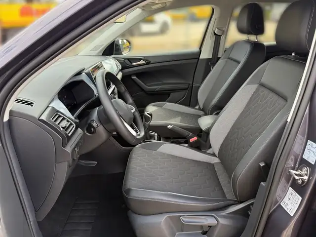 Volkswagen T-Cross view 7