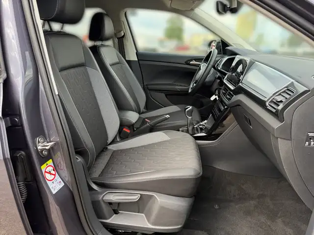 Volkswagen T-Cross view 10
