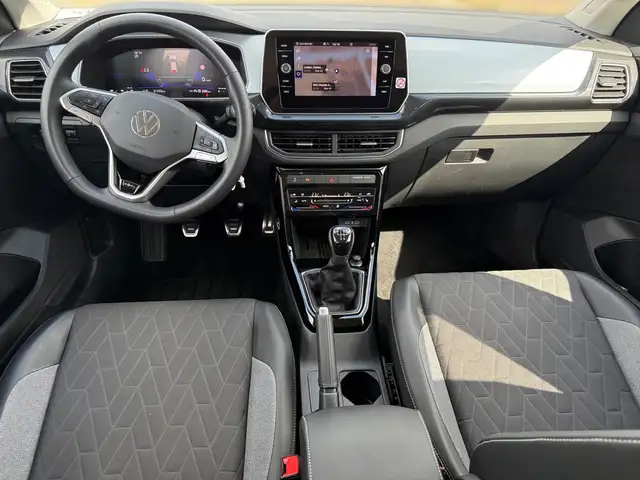 Volkswagen T-Cross view 8
