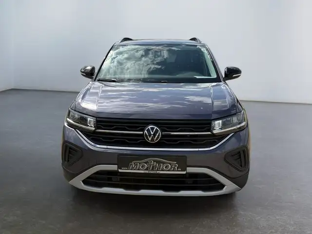 Volkswagen T-Cross view 6