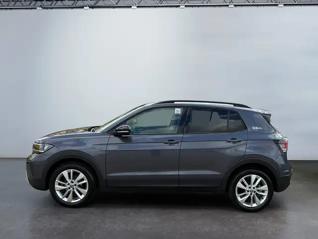 Volkswagen T-Cross view 3