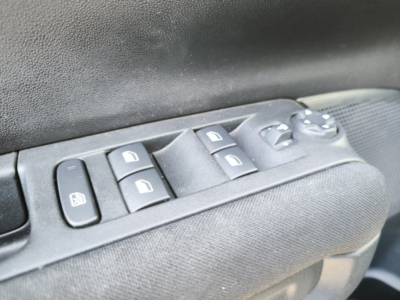 Citroen C3 Aircross Feel Pack Leder CarPlay LED Kamera — photo 15